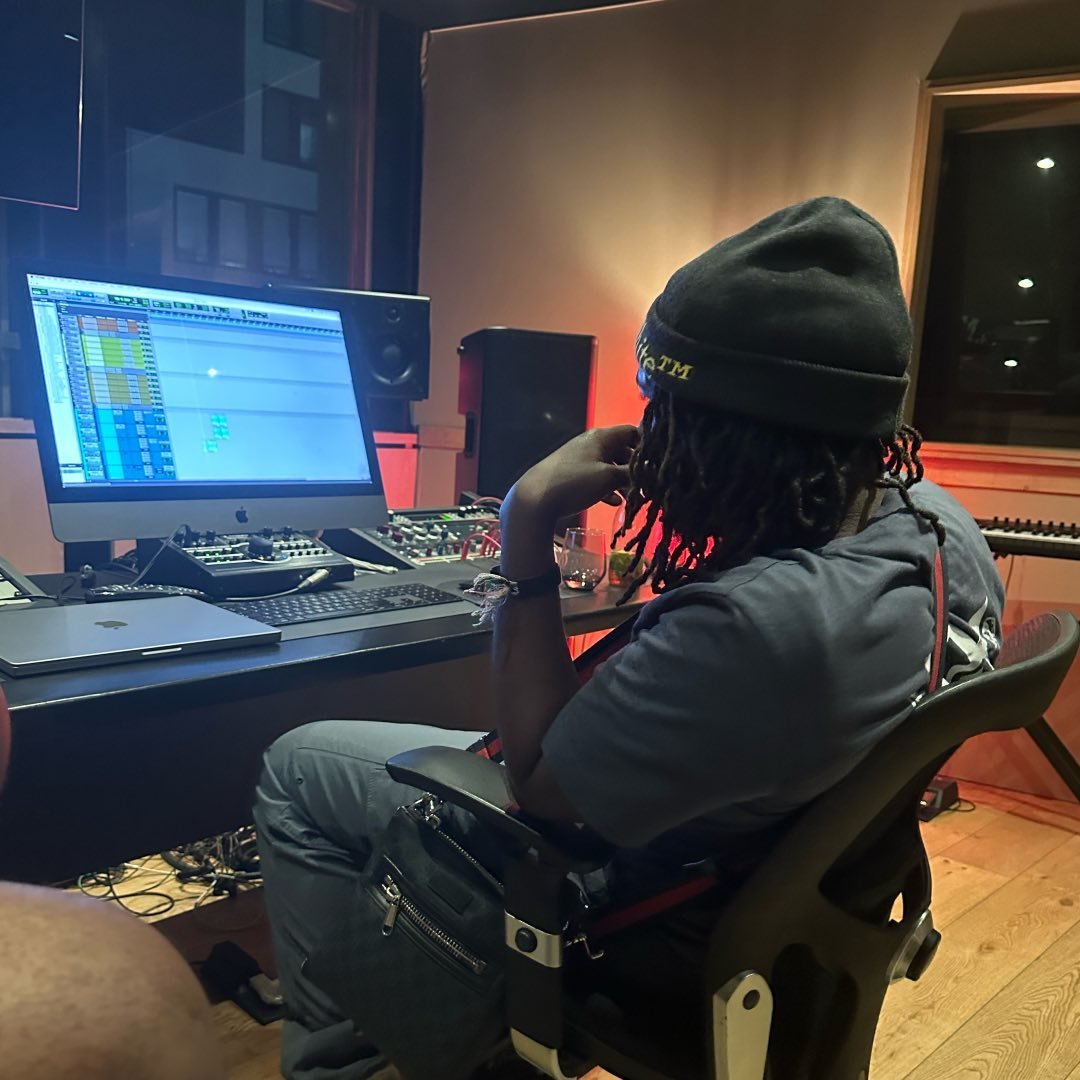 Edweezy in the studio